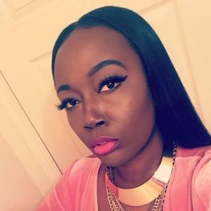 Meet your Posher, Alexia